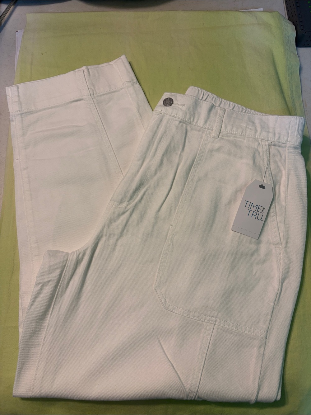 Time and Tru White drapey barrel leg Pants with Utility Pockets
